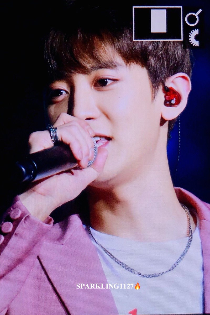 sparkling1127's tweet photo. 200112 K-JOY Music Festival Bangkok 여리💗💗💗

#찬열 #CHANYEOL #EXO_SC #AmazingDuoSCinBKK https://t.co/zrf3JwHFdO