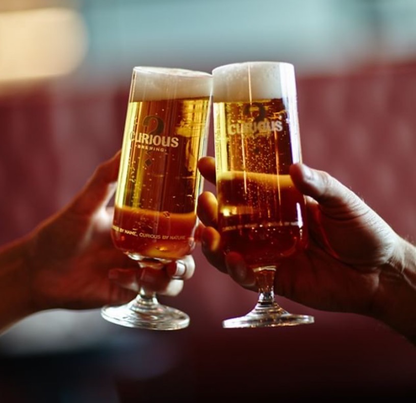 TheQuilon's tweet photo. If you're curious about our beer selection then sample this local tipple, Curious Beer. A pale malt with saaz and cascade hops. Wonderfully refreshing! 

📷 #curiousbrewing https://t.co/KEpETfYHmt