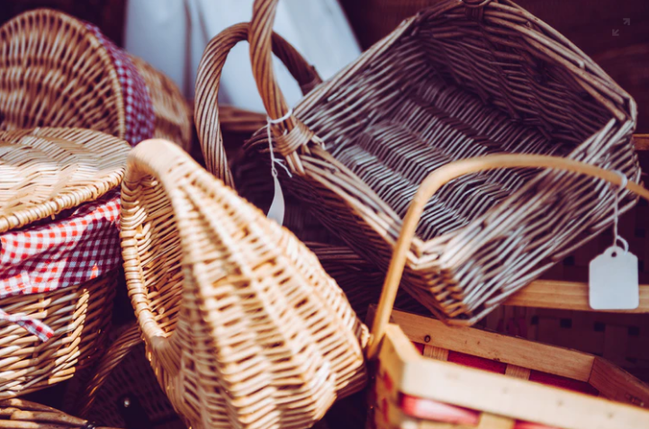 DCymreig's tweet photo. Our Deli Cymreig Hampers aren't just for Christmas; they make great gifts all year round for special occasions or even to reward employees https://t.co/xvrP5WobTd https://t.co/EhZdjvIFzn