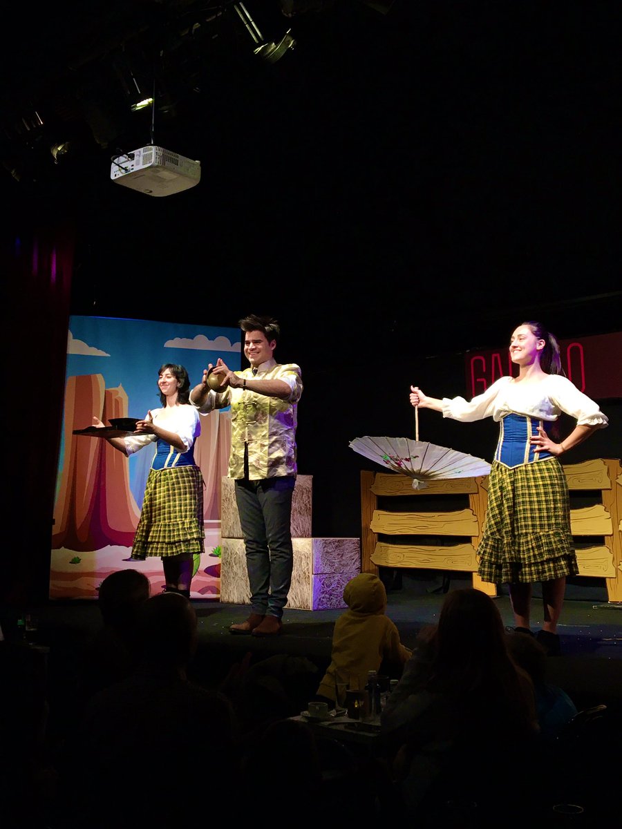 El mago #ManuVera <a href="/PrestigioManuV/">Manu Vera</a> y las bailarinas <a href="/Yanira_Vallejo/">Yanira Vallejo</a> e #ibone

en el espectáculo 
“Oeste Mágico” 🌵🎩 de la #CompañíaAnaTamariz 

En la <a href="/salagalileo/">Sala Galileo Galilei</a> de #Madrid 

🎟 elcorteingles.es/entradas/en-fa…
Os esperamos el sábado 8 febrero 2020 #MagiaDeAltaCalidad #espectáculo #Magia