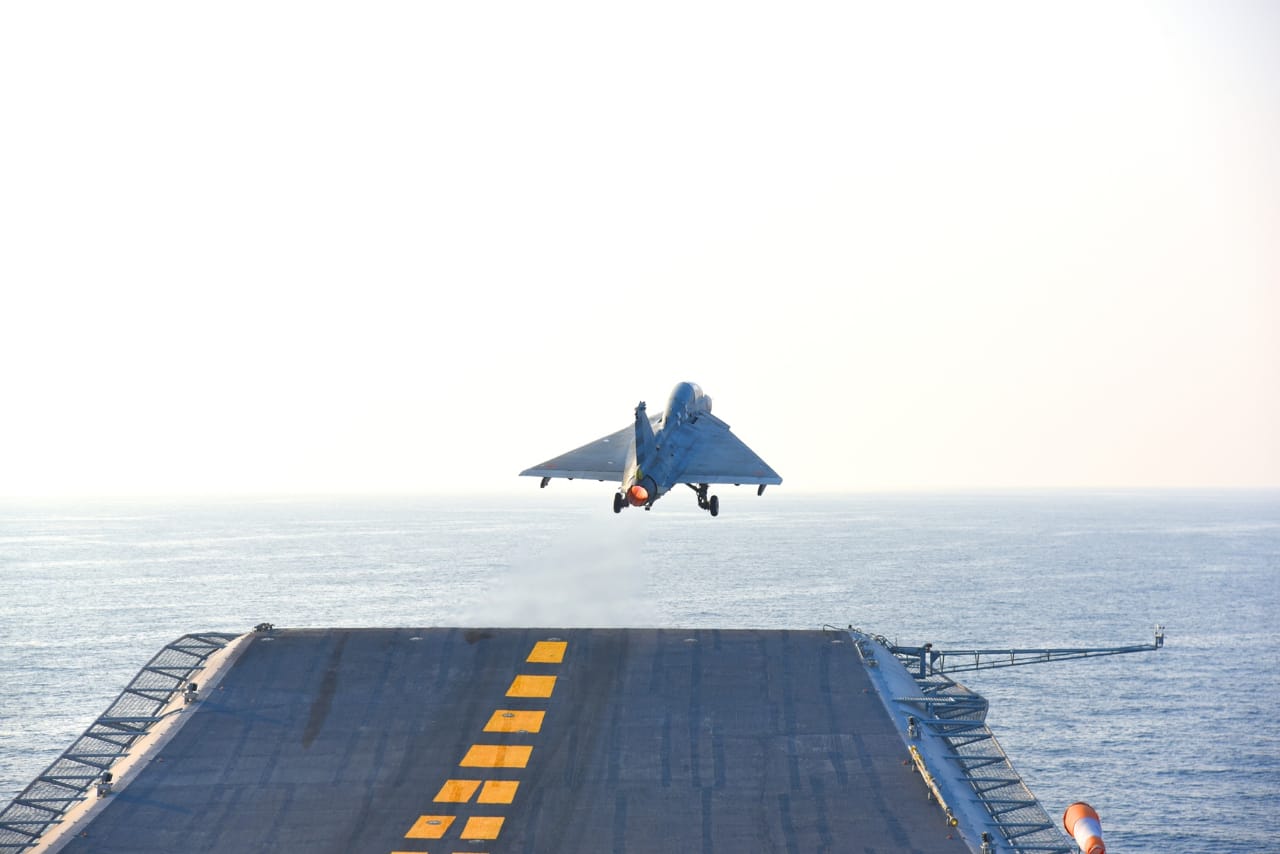 Tejas LCA taking off from INS Vikramaditya 