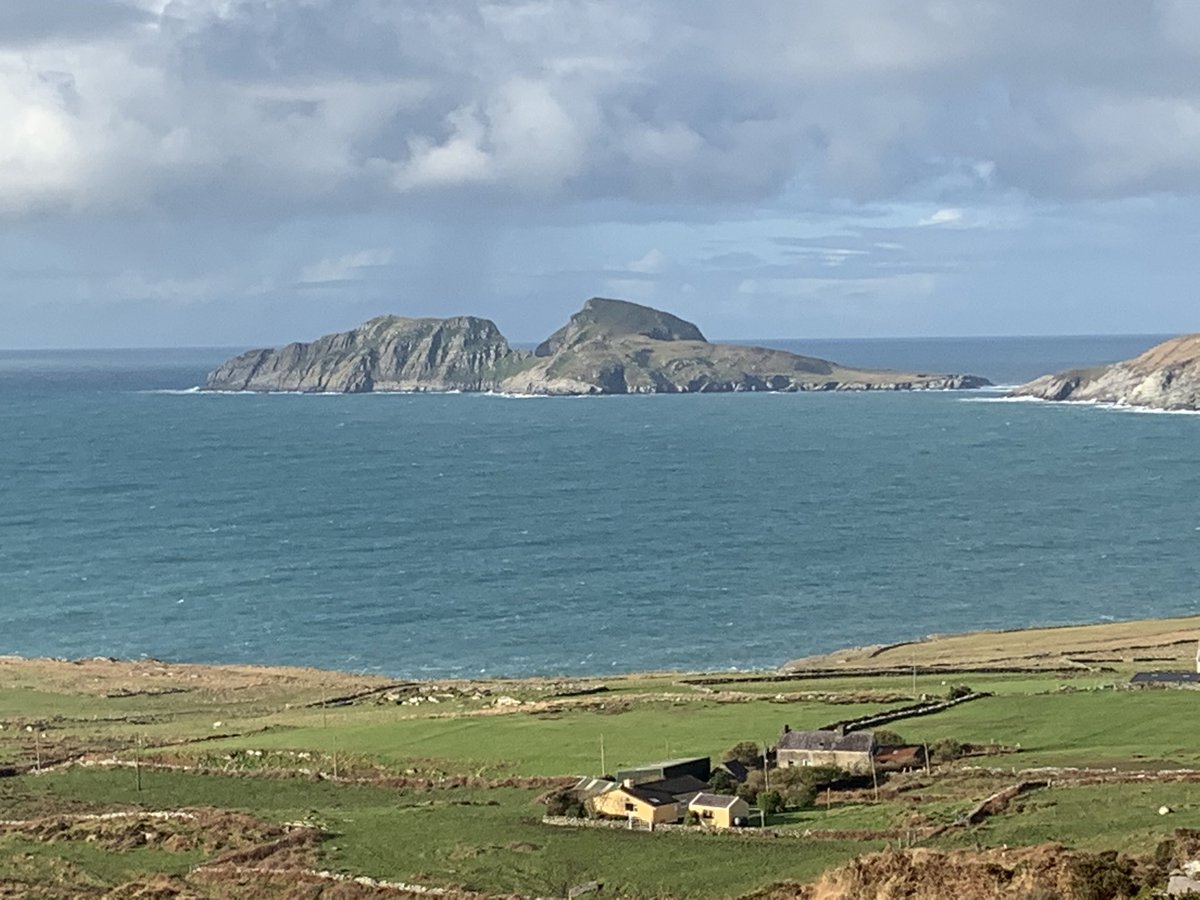CMhichil's tweet photo. @AimsirTG4 @saolodheas @michealoleidhin Ag fanacht ar Stoirm Bhreandáin anseo! Tá suaimhneas ann anois. https://t.co/LpoXrlSq6s