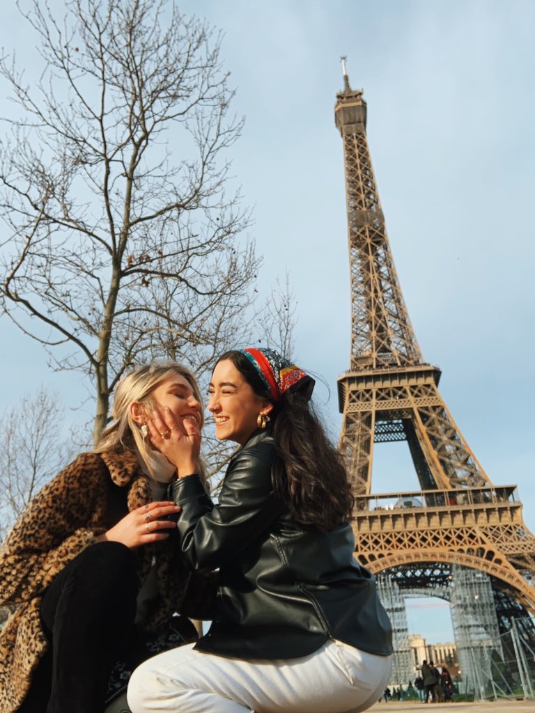 womeninmvsic's tweet photo. gf’s in paris https://t.co/DfVi7EazgC