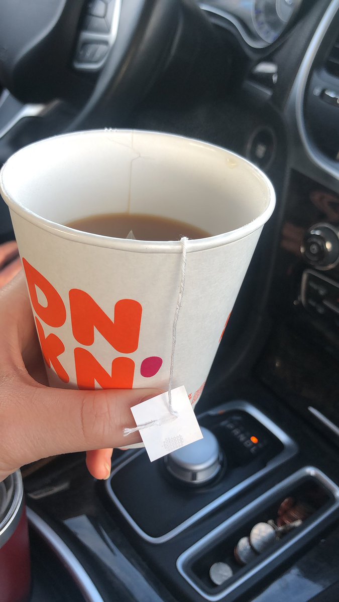 KayleenWalsh's tweet photo. When @dunkindonuts only fills your drink half way ??? Refund pls??? https://t.co/7bT3tS8WGT