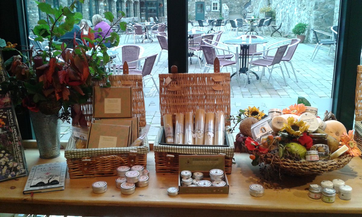 BeesWales's tweet photo. Looking forward to @womanandhome magazine visiting our Visitor Centre @FoodCymru Saturday 1 Feb  So excited to be helping their work promote #Food #drink #Producers in Wales ahead of St David's Day @GoNorthWales @nwalestweetsuk @1GarethWynJones 🐝 https://t.co/DeockS4OJc