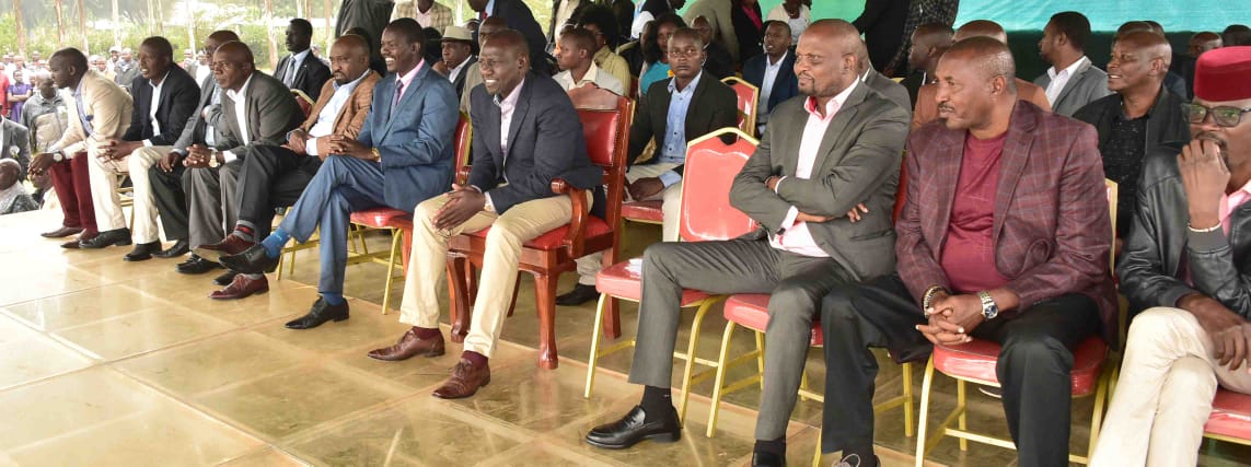 WilliamsRuto's tweet photo. The righteous person may have many troubles, but the LORD delivers him from them all. ~ Psalm 34:19 https://t.co/M06PrOktHW