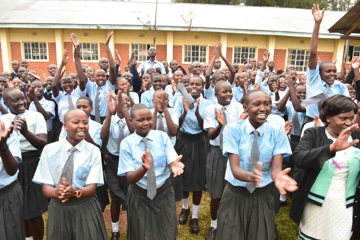 WilliamsRuto's tweet photo. The righteous person may have many troubles, but the LORD delivers him from them all. ~ Psalm 34:19 https://t.co/M06PrOktHW