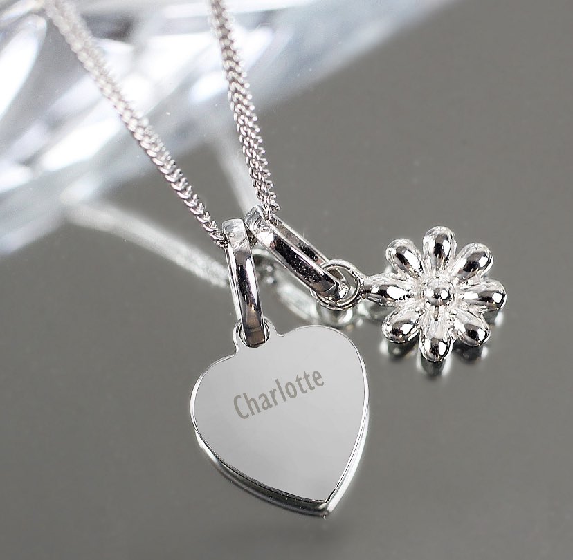 We’re giving away a personalised necklace 😍

To enter simply like and share this tweet. Comment which is your favourite and tag a friend or a few! 

Good luck!

#competition #win #personalised