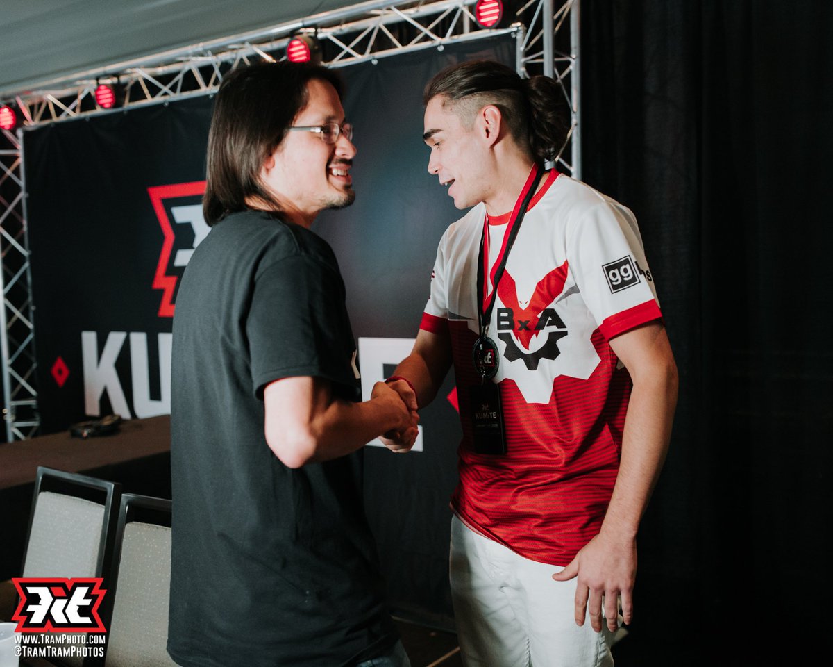 Xephukai's tweet photo. Some of my favorite pictures taken by @TramTramPhotos from #KIT2020 of myself and the #SCVI competitive community! Give her a follow! Also give the @KumiteGaming guys a follow to support and see what their next moves are!! https://t.co/vgOy67KoTw