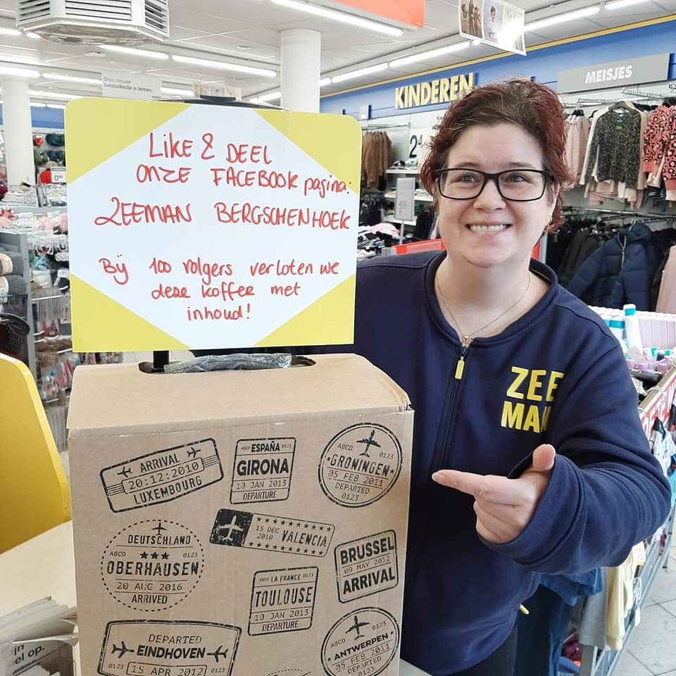 snippie77's tweet photo. Like en deel onze fb pagina Zeeman Bergschenhoek. Bij 100 volgers verloten we deze koffer met inhoud. https://t.co/TJSeyur0xm