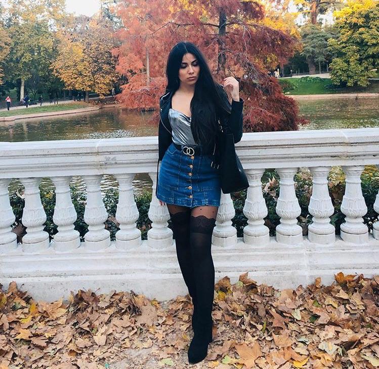 daniela_findom's tweet photo. Lame la suela de mis zapatos, por no hablar de mis medias...no puedes evitar volverte loco 🥰. Demuestra tu adoración por mi con tributos https://t.co/hYCATwuGtg
