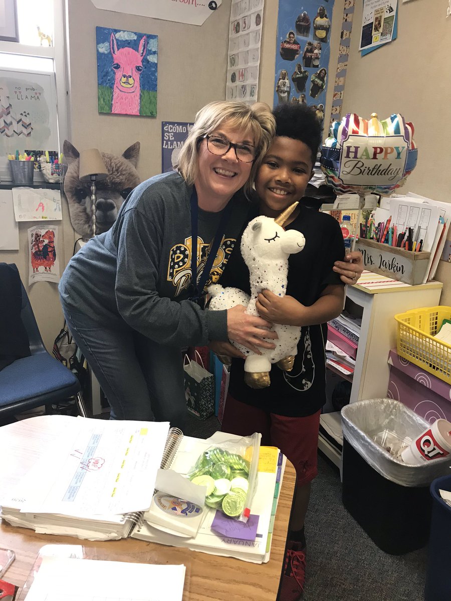kris_larkin's tweet photo. When your kids know it’s your bday and know you so well. My heart was truly touched by the gifts, wishes and cards!! ❤️ my kids~. #pressliveskind #presspride. #mymisd #press4th https://t.co/sKlzuqMm4q