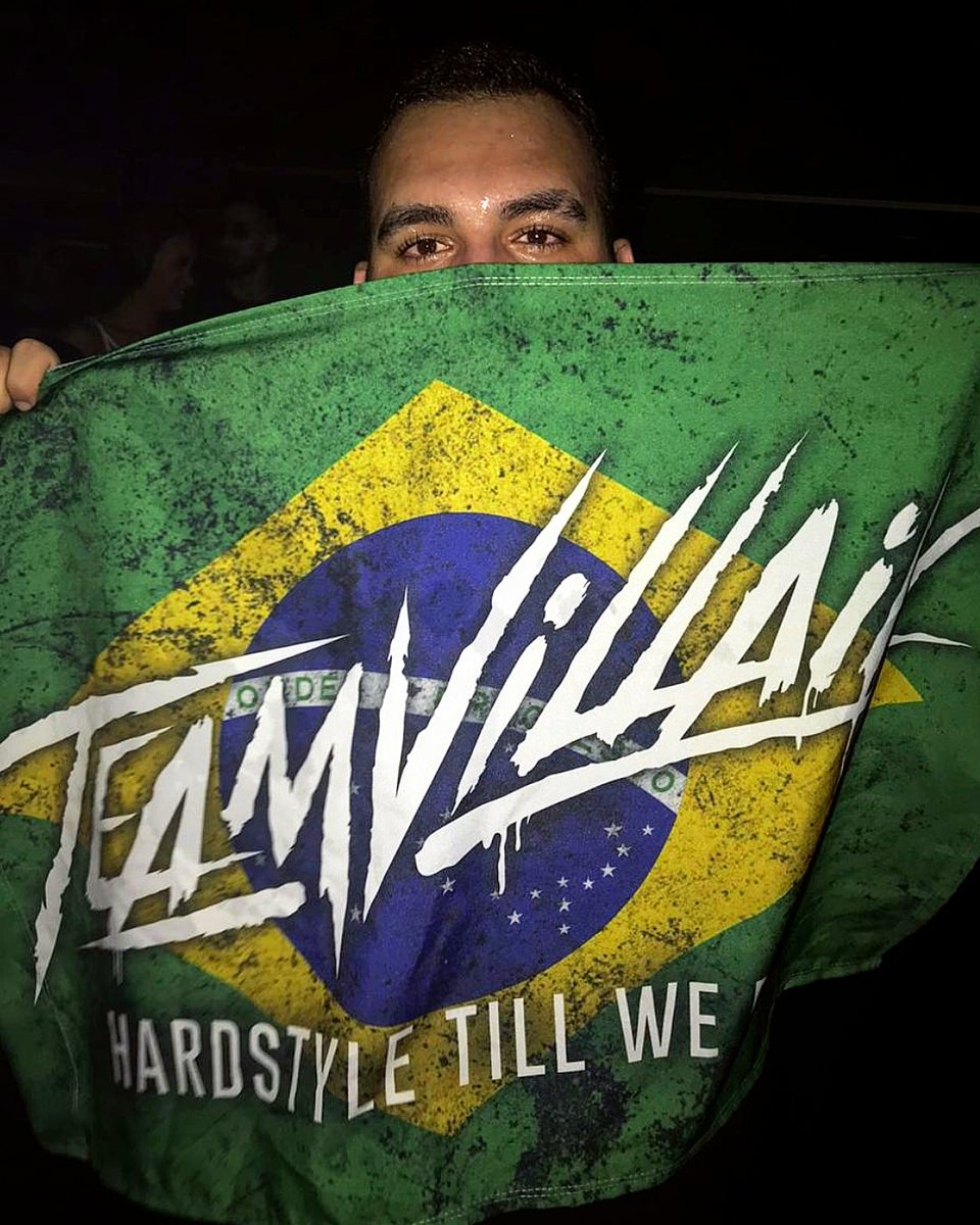 Deersonoficial's tweet photo. Hardstyle Till We Die 🔥
.
.
#hardstyle #hardfall #mcvillain
#joinhardstyle🔥 #defqon1 #qdance https://t.co/sKCFrCOL2K