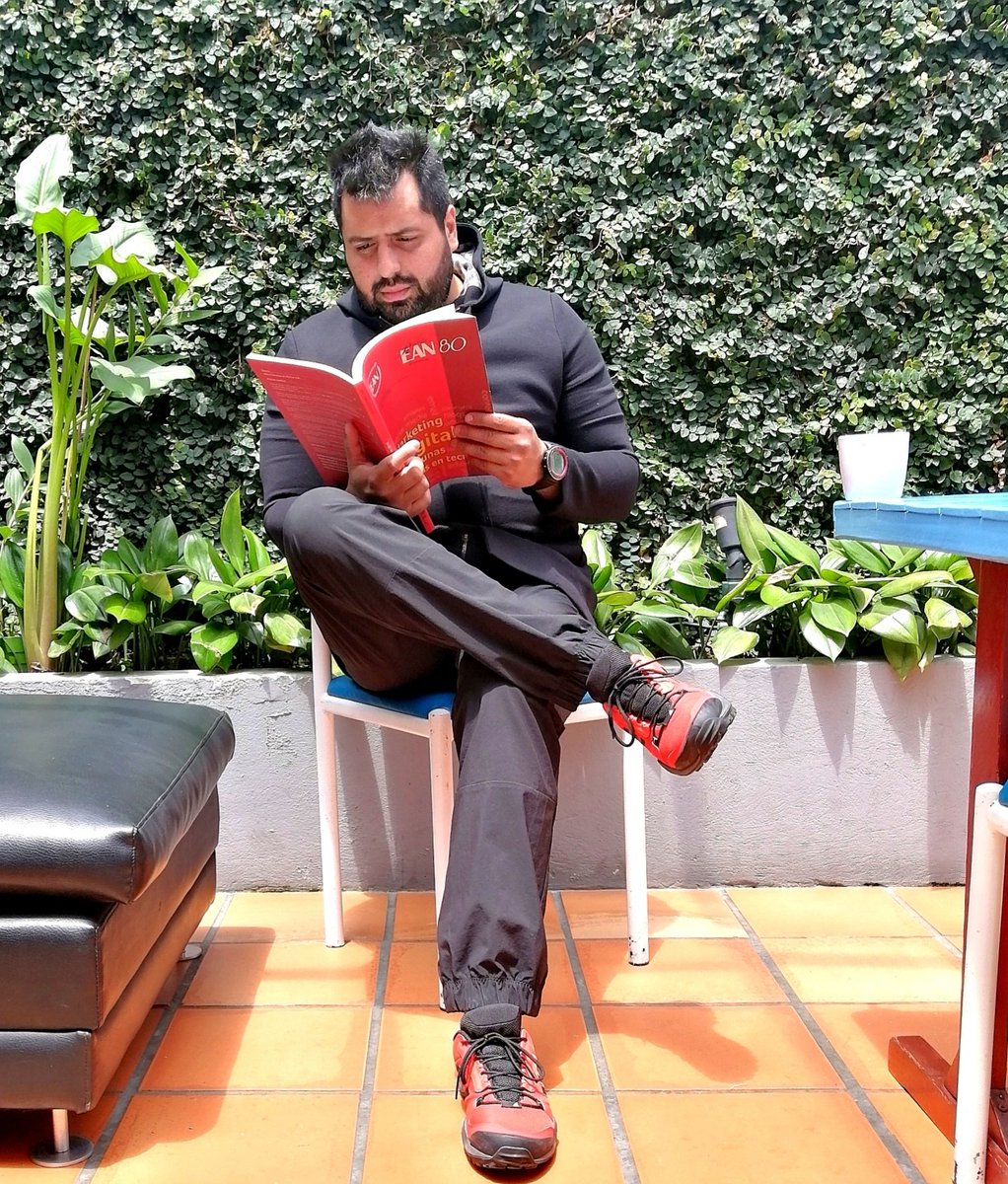 dquinterotv10's tweet photo. 🔎📊📙Tarde de Estudio. Preparándome para estar mañana #13Ene a las 6:00PM por @VTVcanal8 Conversando con.@BorisCastellano en su programa @360enDirecto Hablaremos de los Conflictos Bélicos que promueve USA en Medio Oriente y Vzla.Ataque Financiero,Vzlanos asesinados en🇨🇴y más... https://t.co/iQ9hasr24B