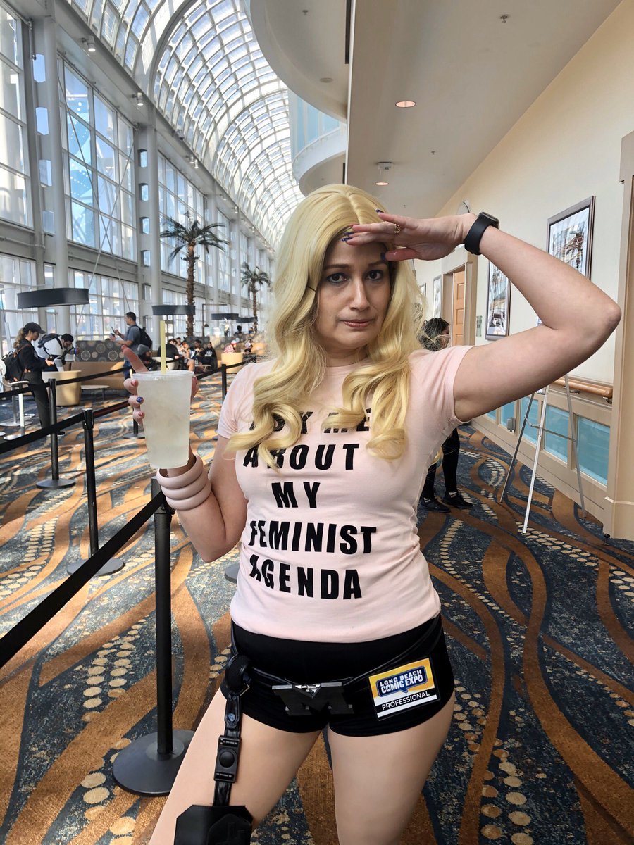 pinkbunnyr's tweet photo. We met Mockingbird at #LBCE! #LBCE2020 #AskMeAboutMyFeministAgenda https://t.co/Y3cAUMCkAO