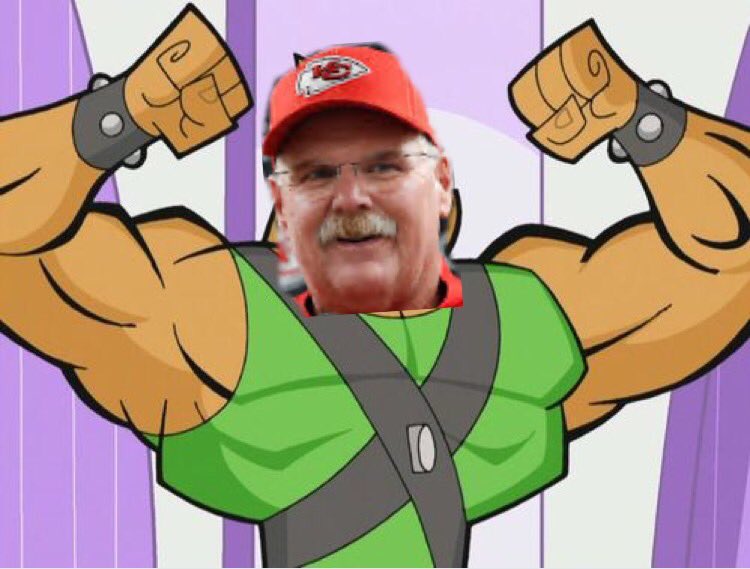 wiscofandan's tweet photo. Andy Reid regular season

vs

Andy Reid postseason https://t.co/rZQFQxRhtm