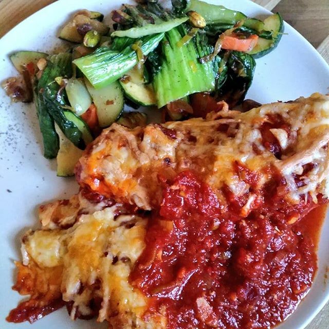 Ketocrew1's tweet photo. Pollo con salsa tomate casera y 4 quesos
#ketocrew #keto #lowcarb #healthy #highfat #protein #eatclean #fitness #fat #chicken #cheese #tomato https://t.co/2KZJgUsgcz https://t.co/pKpRgLMVey