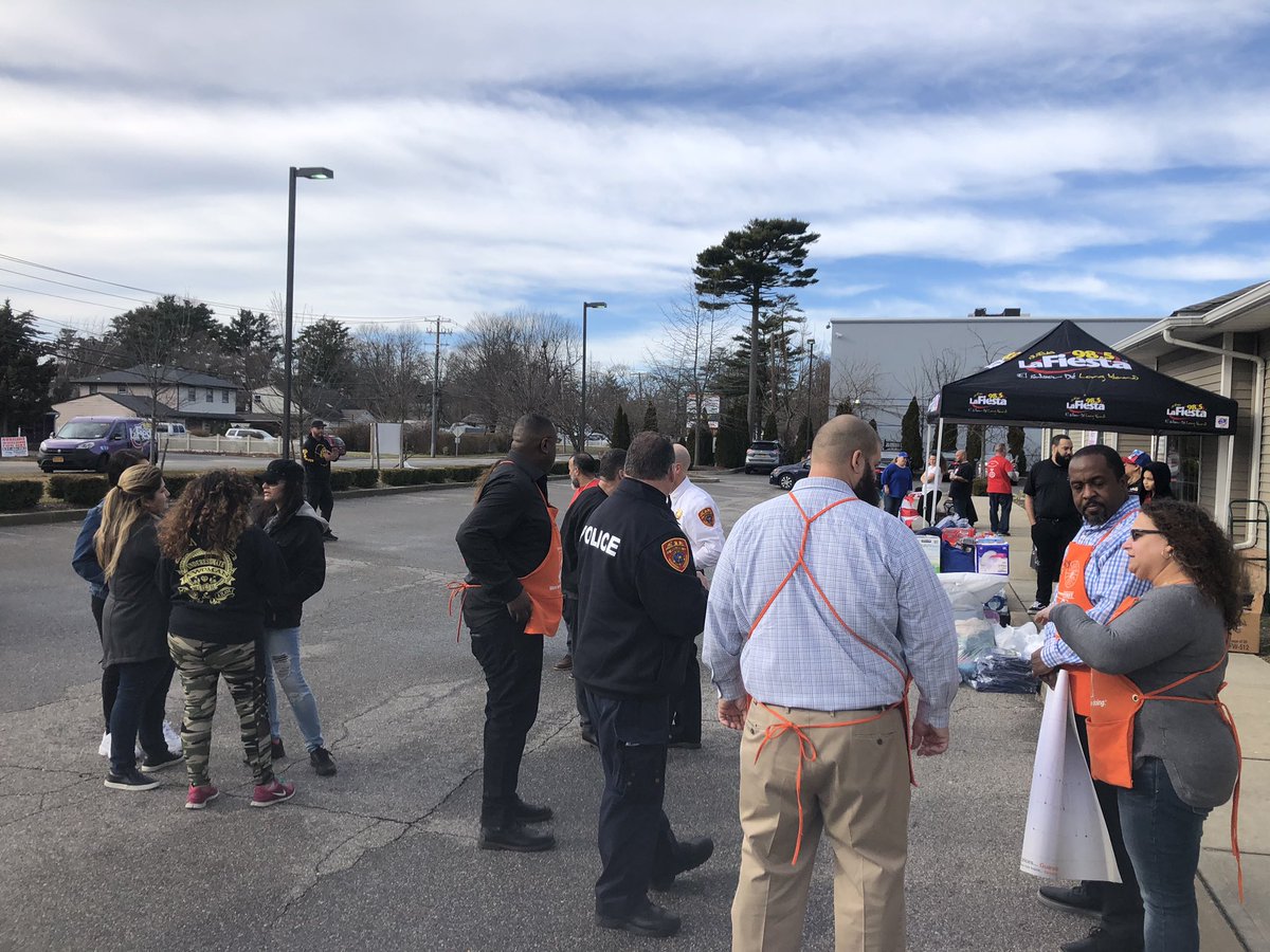 SCPD3rdPrecinct's tweet photo. A thank you goes out to all involved at the Hope In Motion event for Puerto RIco earthquake relief in Brentwood this morning. Thanks goes out to Home Depot of Bay Shore and Central Islip for their donations.#Scpdinthecommunity #PuertoRico @sammygonzalezjr https://t.co/tzEpiLRoeM