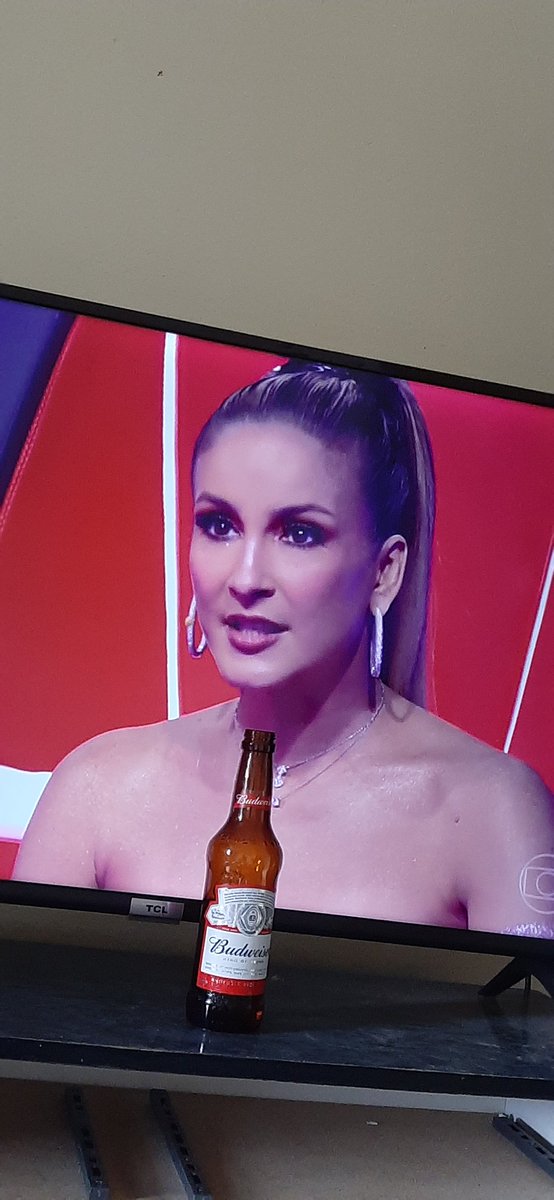 julyennevittal's tweet photo. @ClaudiaLeitte Sem beber ela é santinha  😅 @ClaudiaLeitte  bora? https://t.co/dtgS94EDBq