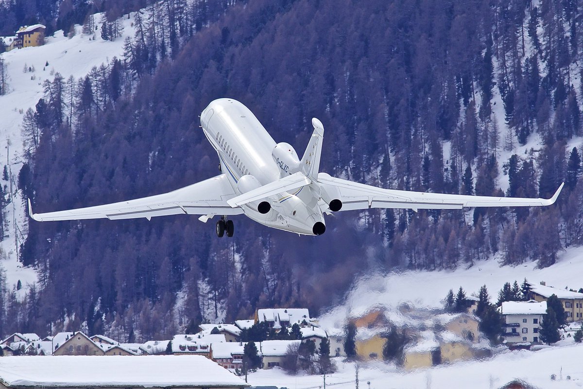 flyvictor's tweet photo. En route to the Alps. Flying in the Dassault Falcon 7X #skiseason #luxurylifestyle #flyvictor https://t.co/c0HhnNQjPf