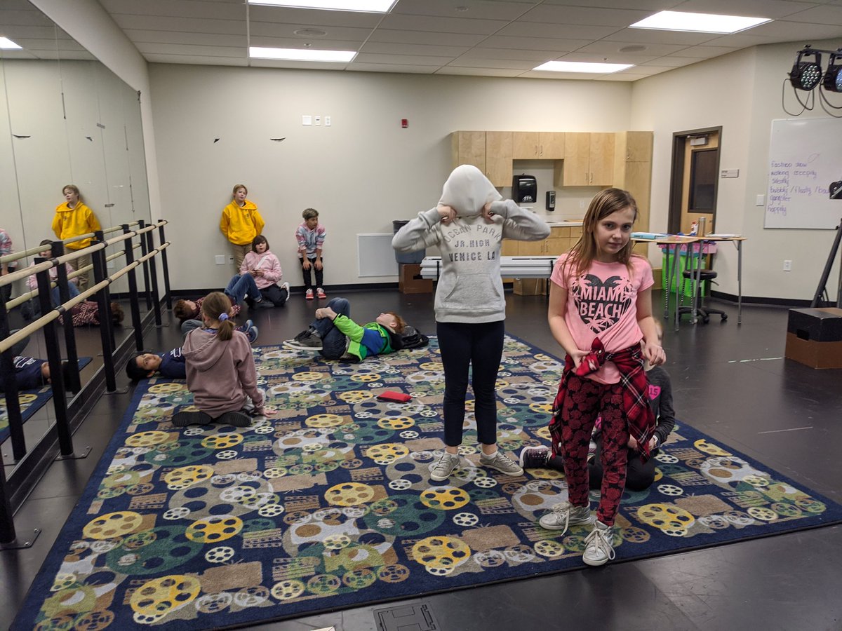 MswRvs's tweet photo. Students in Grade 6/7 Drama using collaboration, innovation, and movement skills like levels, stillness, and gestures to express objects or scenes through tableaux activities. It was so amazing to see how different groups showed the same ideas! #rvsed #hcsrvs @heronscrossing https://t.co/uu9fDozab7