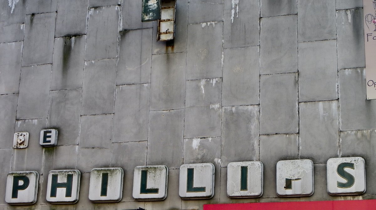 artysu1's tweet photo. #FontSunday #Roughfonts Taken in Hillfields, Coventry and Digbeth, Birmingham. https://t.co/x8UQqJ5PC8