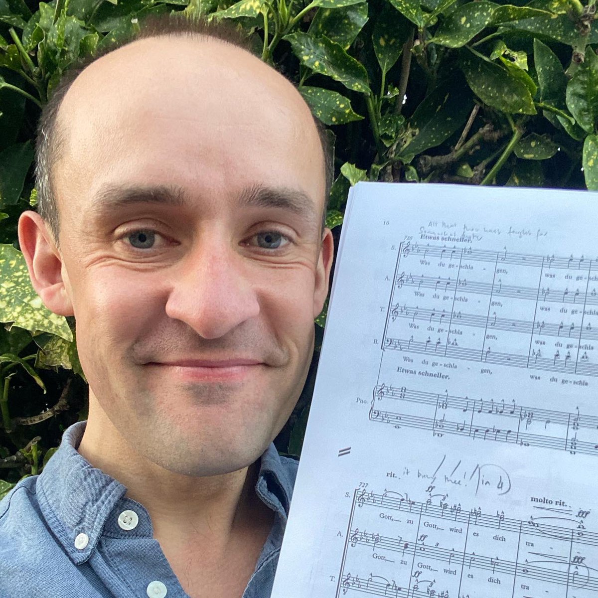 mrgrahamross's tweet photo. Nothing like a Resurrection to blow away the cobwebs! 🕸 🌬 🎶
#Mahler2 #backtoBlighty #backtowork #firstrehearsal #2020begins #whatjetlag?!
@ClareChoir @JesCollChoir @CaiusCollegeCho @Selwyn1882 @CamUniMusic @CamUniOrchestra @Cambridge_Uni https://t.co/mJcpjmBR22