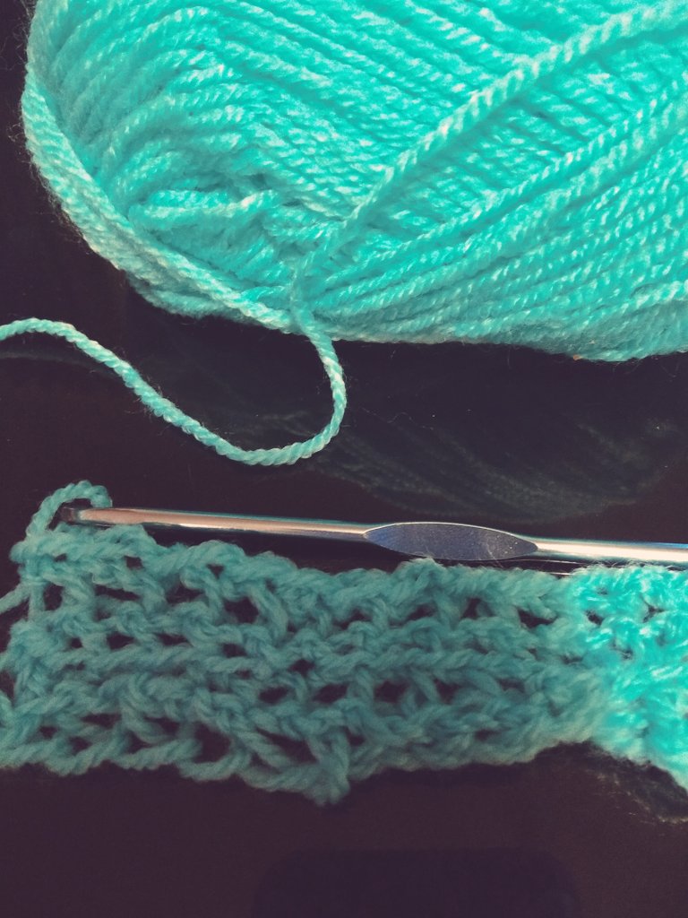 FarrugiaCher's tweet image. Prepping for @DSRSUoS 's next event.."knit and natter" 😆👵 Not the nicest stitches but quite proud of myself!  😁 #firstgo at #crochet