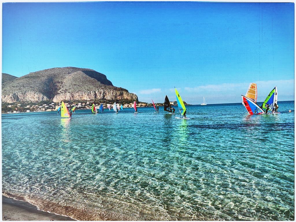 lifeofga8's tweet photo. Surftown... ☀️🏄🏻‍♂️😎
.
.
#mondello #sicily #palermo #windsurfing #windsurfer #windsurfers #windsurferclass #windsurflife #windsurfinglife #surflifestyle #surflife #atuono https://t.co/kIF4CBSiFS