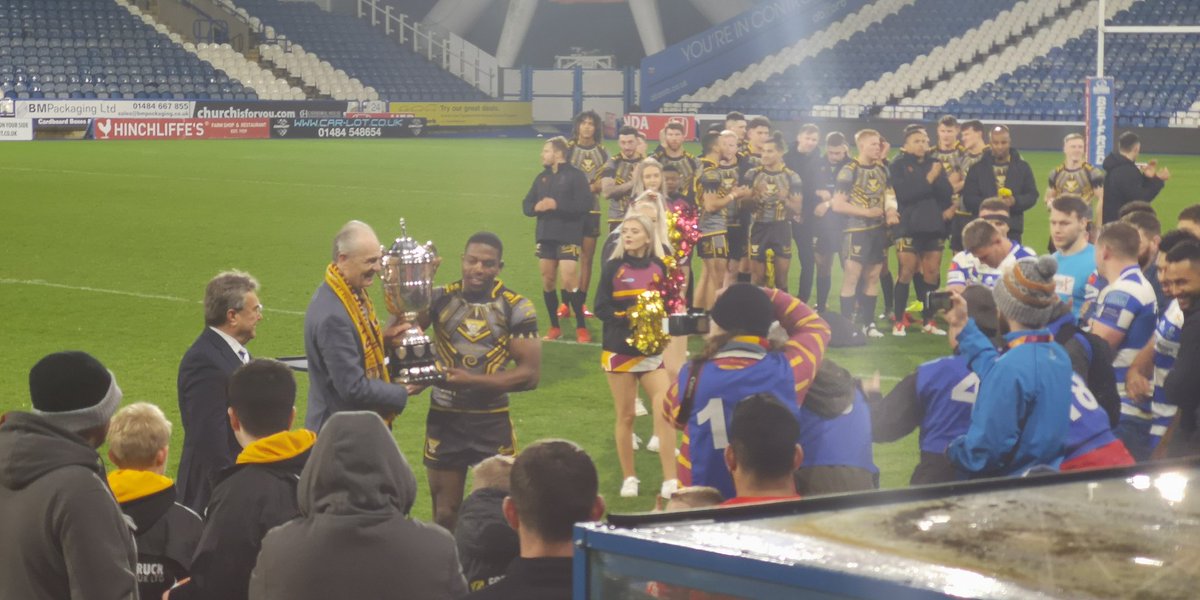 FeeFiFoFumRL's tweet photo. First silverware of the season out the way 🐮🔔💪
#InfirmaryCup #UndisputedChampions #JerryTestimonial https://t.co/KiAEgc07rz