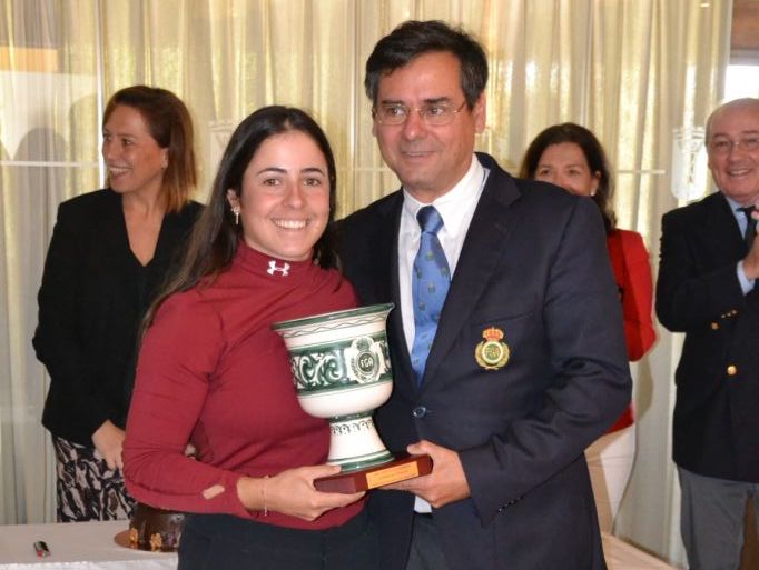 La malagueña Ana Peláez conquista la #CopaAndalucía con una exhibición de principio a fin en #Atalaya La almeriense Marta López termina en segunda posición. Aquí os dejamos la crónica final... rfga.org/es/noticias/39…