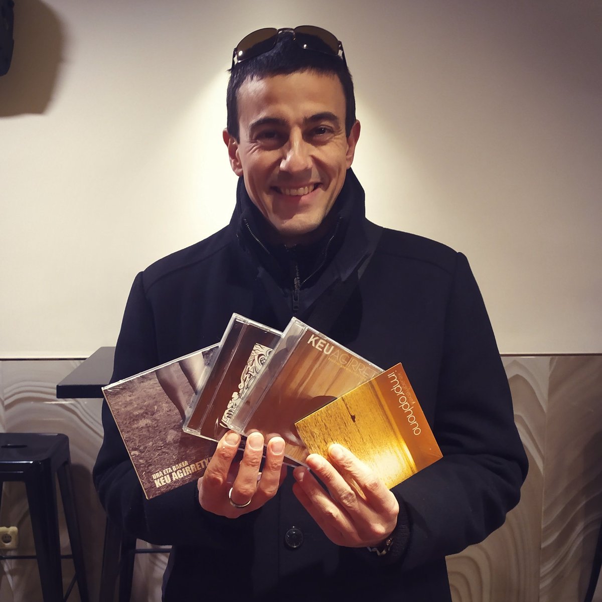 _Apallu_'s tweet photo. Gernika erutxuez gaur zozketatu douzen @keuagirretxea|n CDik. Zoixonak Gurutz!
#Apallu #Improphono #BehePresioarenErdigunean #NomadakEtaKofrea #UraEtaBakea https://t.co/RdaHmeuXtX