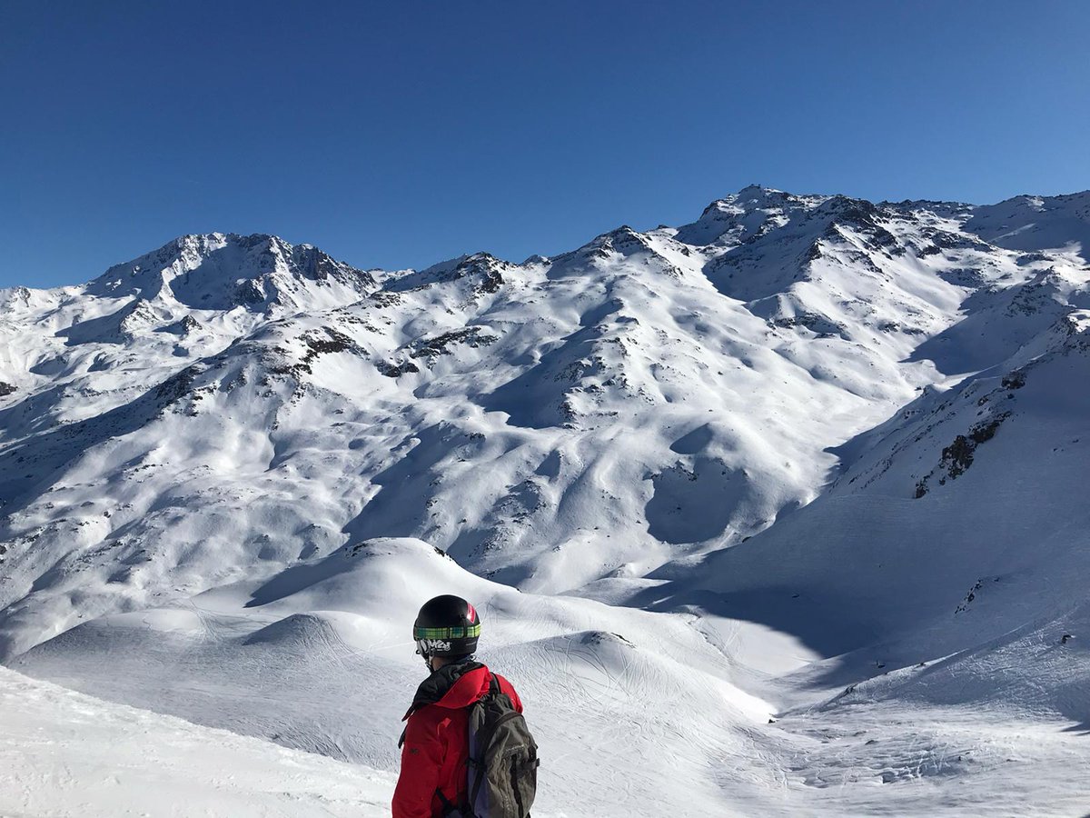 skiweekends's tweet photo. Megan one of our #chalethosts had a day off #skiing the back of #LaMasse today and finished with a cup of the best vin chaud in the #3valleys at the Refuge de lac du lou.
#dontletthechaletstaffhaveallthefun, book a ski trip today. #fab #jandeals #skiweekends https://t.co/uZKcYxbWox