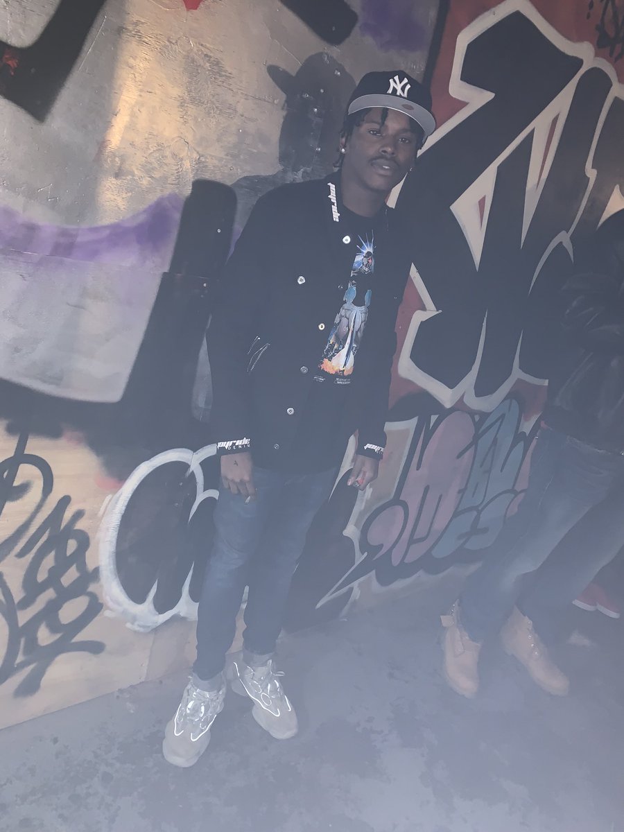 TooWavey__'s tweet photo. One Of A Kind Donโt You Ever Call Me Basic ๐๐ฟ #ItsTheWave https://t.co/jBj2kCRiqe