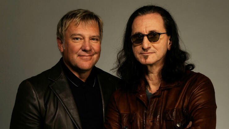 priestess2112's tweet image. I don’t know about you guys, but my heart just breaks for these two. Thank the stars they’re as close as two brothers could ever be. I can’t even begin to fathom how difficult it was to carry on as if all was well. 💔
@rushtheband @RushFamTourneys