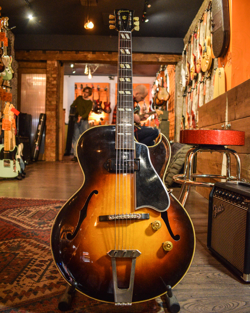 Check out this awesome Gibson ES-175 from 1953. Available at Wunjo's now! 
.
.
#wunjoguitars #wunjo #wunjoelectrics #wunjoacoustics #vintageguitar #denmarkstreet #denmarkstreetlondon  #londonguitars #londonvintageguitars #gibson #es175 #vintagegibson