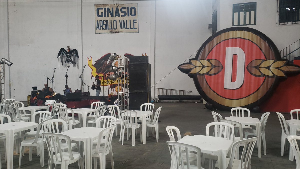 Hoje com patrocínio da Cervejaria Devassa , show da queridíssima Sandra de Sá, coroação da nossa Rainha de bateria,  entrada 1kg de alimento não perecível,  na quadra da nossa escola (Rua Monsenhor Jerônimo 135- Engenho de dentro RJ) estamos te aguardando as 14:30h...