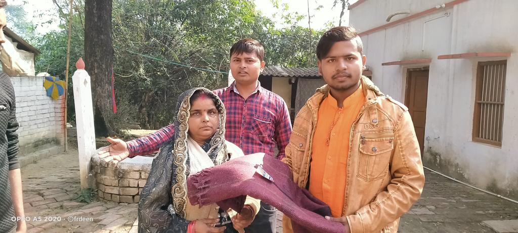 Real_Ashish1's tweet photo. अपनी क्षमता अनुसार हमने गरीब असहाय मजदूरों को ठंड से बचने के लिए 51 कंबल बांटे प्रभु श्री राम कृपा बना रहे अगली साल 151 कम्बल बांटे  इस पुनीत कार्य में सहयोग के लिए DM करे https://t.co/76gUjMbeNr