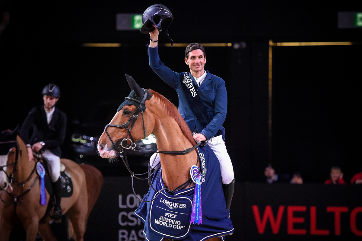 KavalloMagazin's tweet photo. Steve Guerdat hat das FEI-Weltcupspringen des Longines CSI Basel gewonnen. Im Stechen verwies der Jurassier den Franzosen Julien Epaillard mit Queeletta und den Belgier Pieter Devos mit Apart auf die weiteren Podestplätze. #CSIBasel #KavalloMagazin https://t.co/425EmWhEwC https://t.co/YNs9n8JWFM