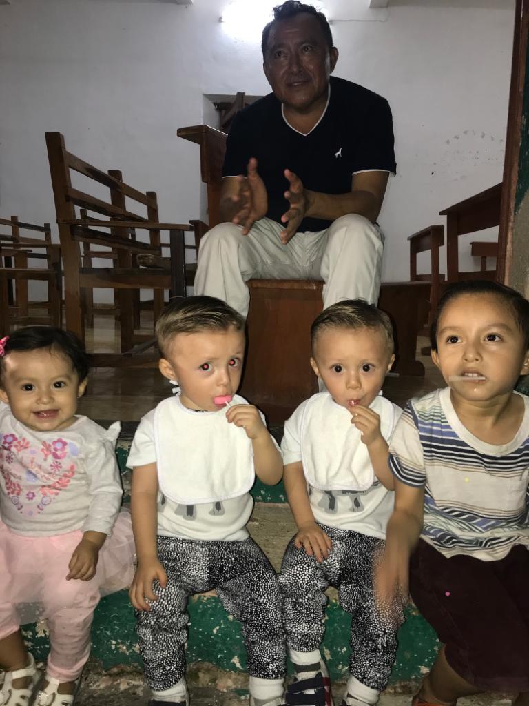 Ceci2803's tweet photo. Mi primer superhéroe....ahora es el súper abuelo de mis hijos y sobrinos!!! #AbueloPaco https://t.co/rCmghnv8uI