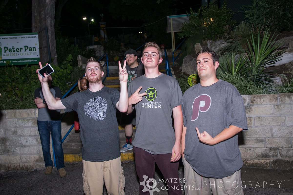 PortalBen's tweet photo. @BecMcGee 2016: Finally getting involved in community things, (first?) rtworld panel/meetup, and first PA mini golf meetup.

2017: Back doing more photo and probably one of my top cosplay shots form any RTX. https://t.co/JIcfEli5zv
