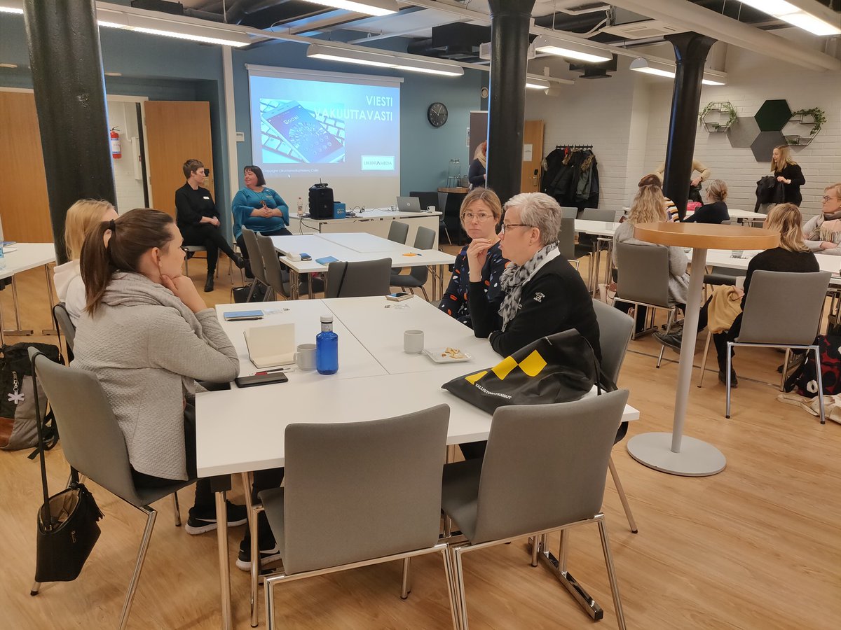 Jälleen kerran huippuviikonloppu <a href="/Olympiakomitea/">Olympiakomitea</a> Naiset vaikuttajina - koulutuksessa. Aiheina mm. tasa-arvo, viestintä, henkilöbrändit sekä esiintyminen. Äitiyslomalla on hyvä oppia ja hakea uutta inspiraatiota, perhe tietysti menossa mukana. 🙏🏼
#Naisetvaikuttajina