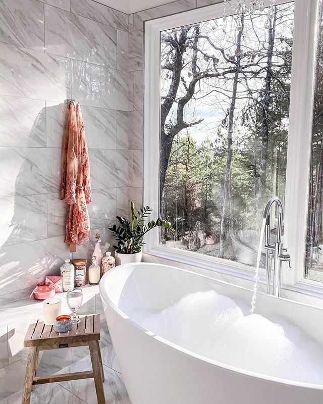 Là où on voudrait passer toute la journée 😍
Photo de @domesticallyblissful
-
-
-
#Muramur #salledebain #bain #bathroominspo #bubblebath #relaxation #cozy