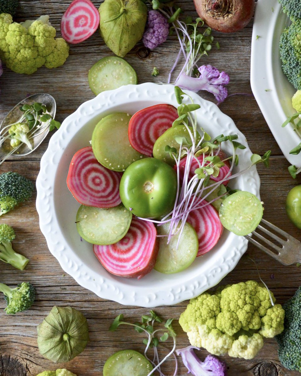 beetology's tweet photo. Nothing beets a delicious Sunday Salad. What’s your favorite type of #Beet to add? Today we’ll go with the #Chioggia Beet. This candy-cane striped root has a mellow flavor and has a crisp crunch when eaten raw, perfect for salads. #BeetFacts #iLoveBeets #HealthyLiving https://t.co/2zEBdRQyLQ