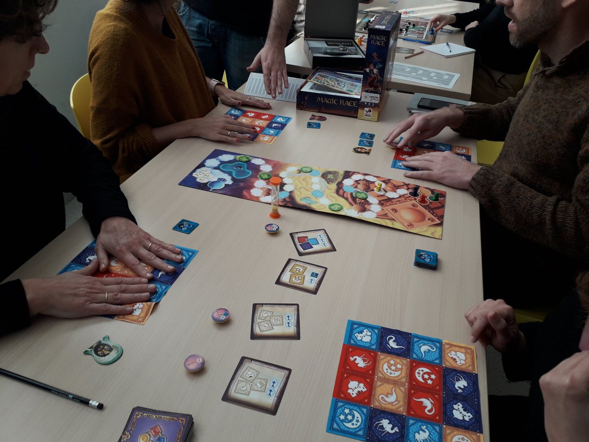 laboratorijocs's tweet photo. A la sessió de gener de #jocsalaula hem jugat a... #MagicRace de @Mercurio_Juegos #ABJ https://t.co/Ld63YR2MsC