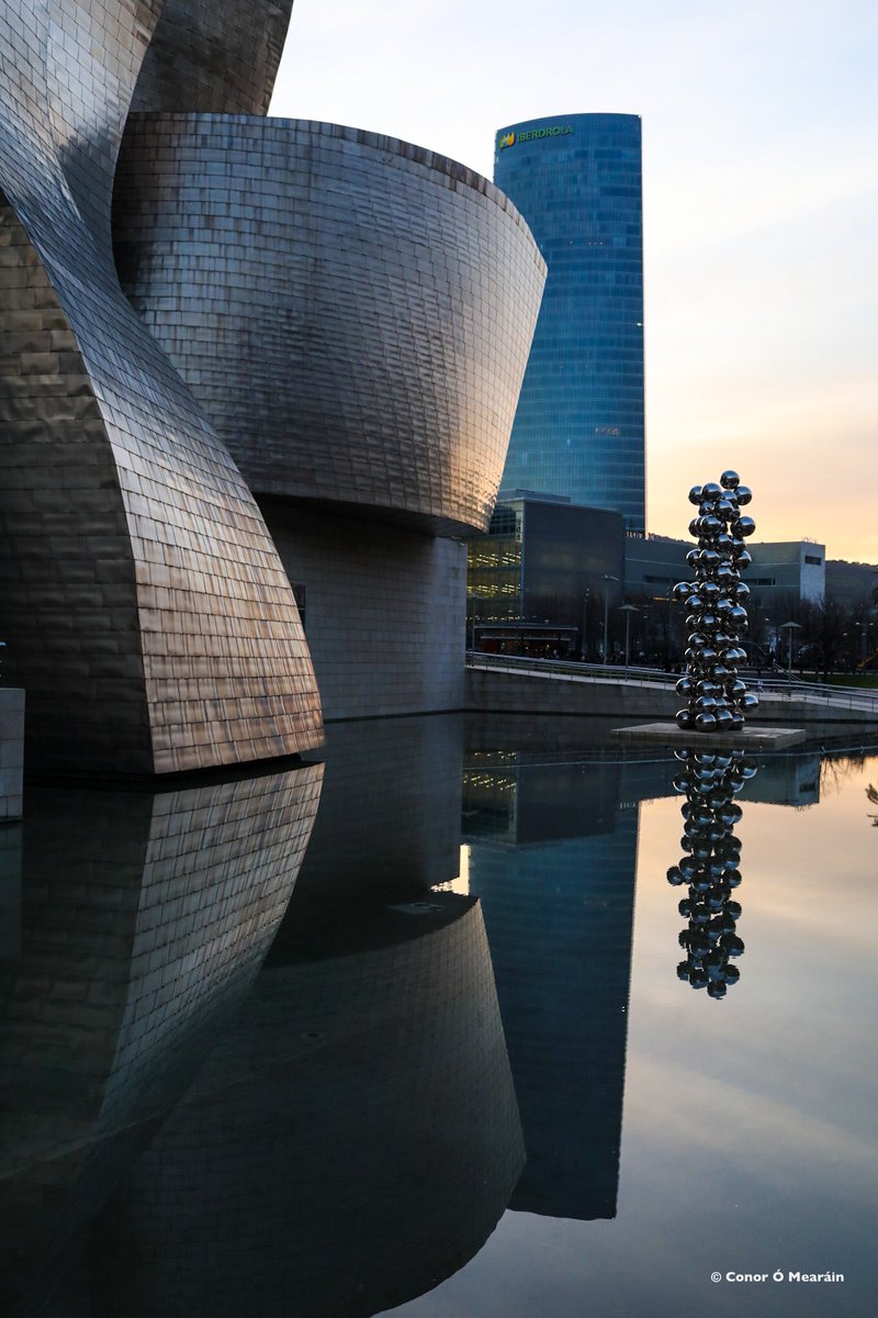 KidCon's tweet photo. Just wrapped a super weekend in Bilbao with @RGallr ... food, art, history &amp; politics.. the @MuseoGuggenheim was a major highlight #bilao #guggenheim #frankgehry https://t.co/ho68Ln34eW