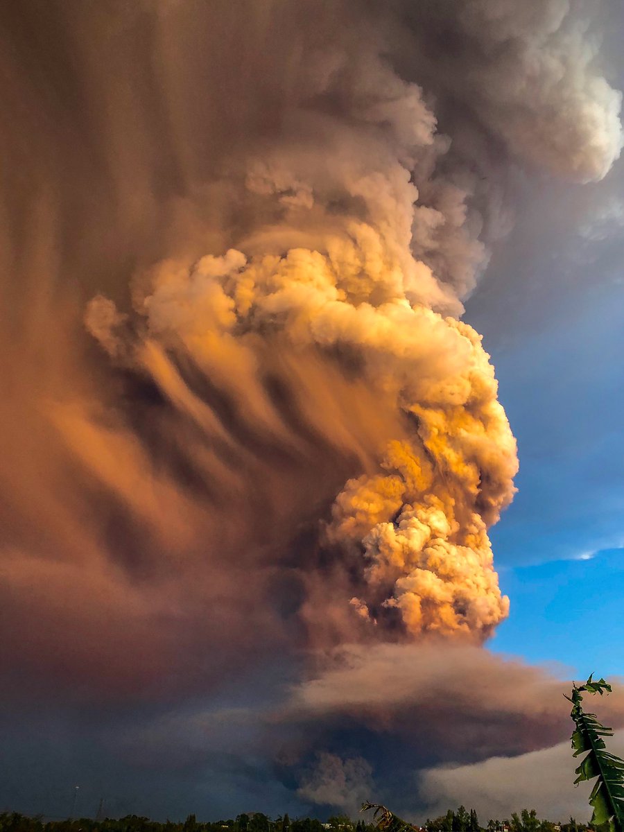 thevanillaco's tweet photo. One word, Biblical...
#TaalVolcano #TaalVolcanoEruption #Taal https://t.co/g65DxLIvld