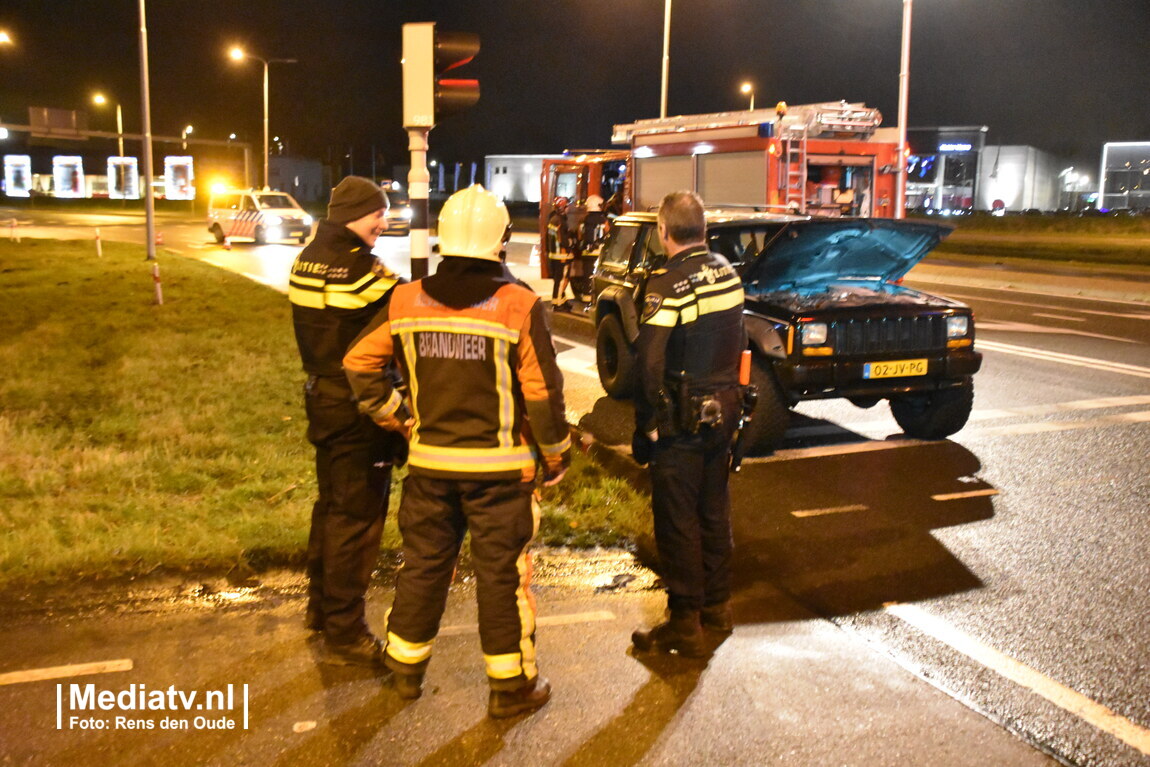 Melding brandweer Kanaaldijk Waddinxveen inzake voertuigbrand