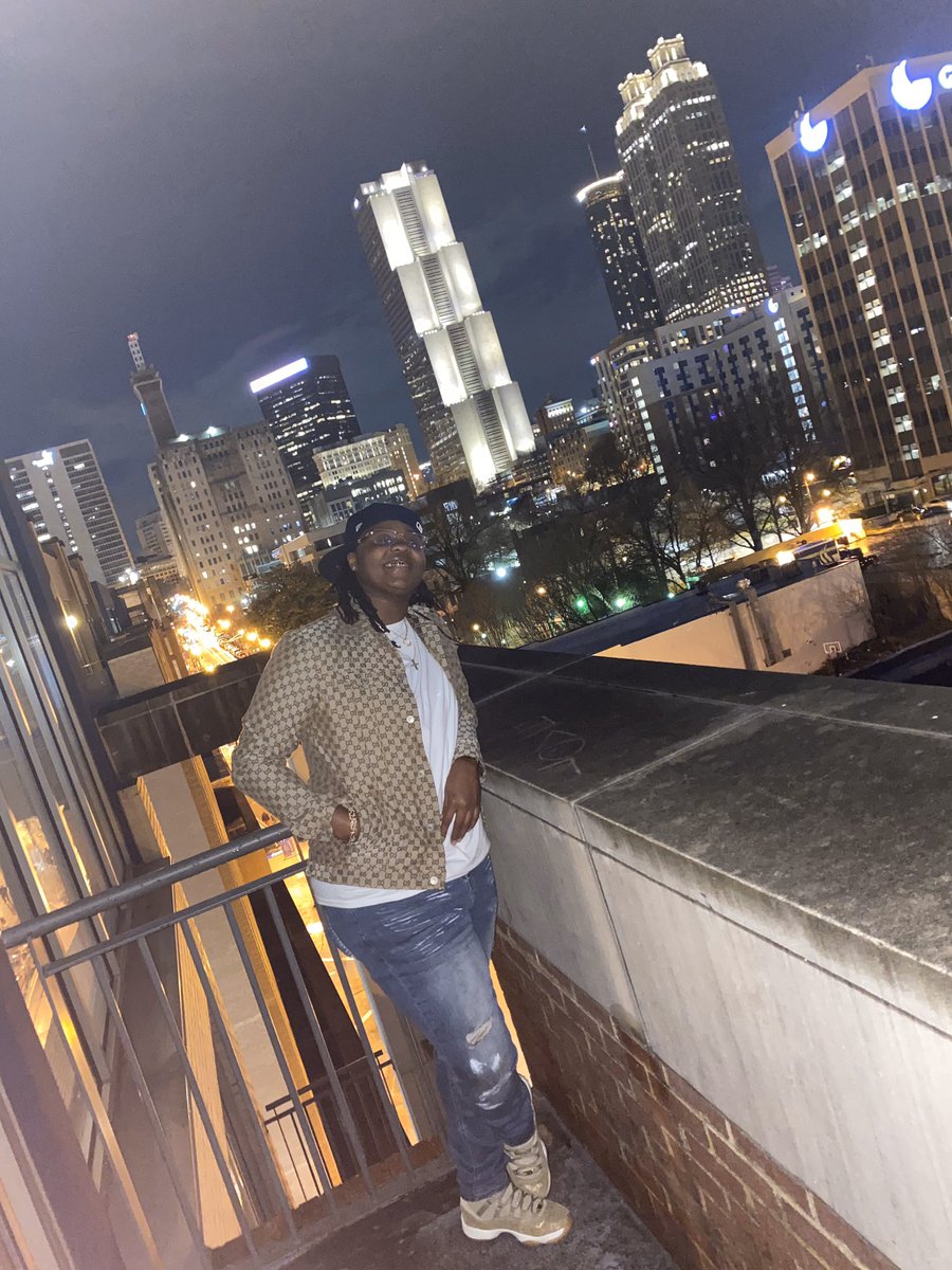 ThugLifeShay_'s tweet photo. Life is pretty good 🖤🥶 https://t.co/qSiQgB3P2Q