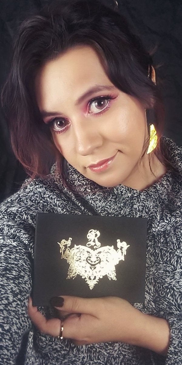 DKCesia's tweet photo. Happy Early Birthday to me!!! I got the new Renaissance Palette from @WikkedCosmetics yesterday and I HAD to do a look! Here are the pictures! A little video coming soon <3
#wikkedbeauty #wikkedartistry #wikkedrenaissace #indiemakeup https://t.co/SHIRWvXXvL